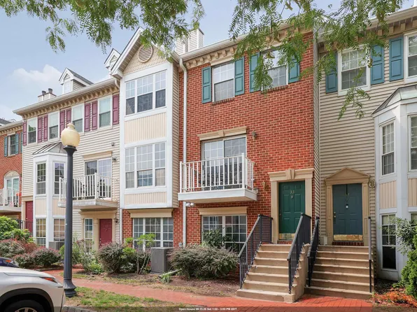 33 Holly St, Jersey City, NJ 07305