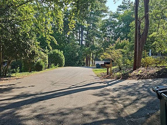 4th image of 119 Mountain View Dr