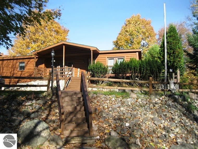 1st image of 4049 County Road 612 NE