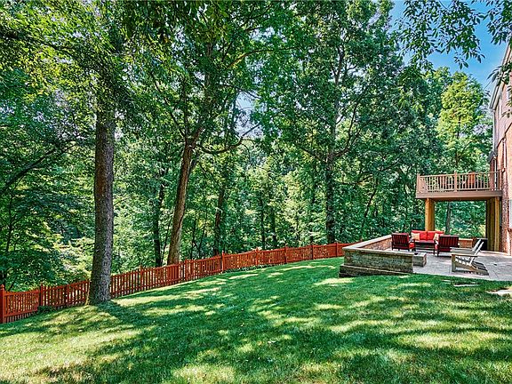 3rd image of 2546 Glenwood Dr