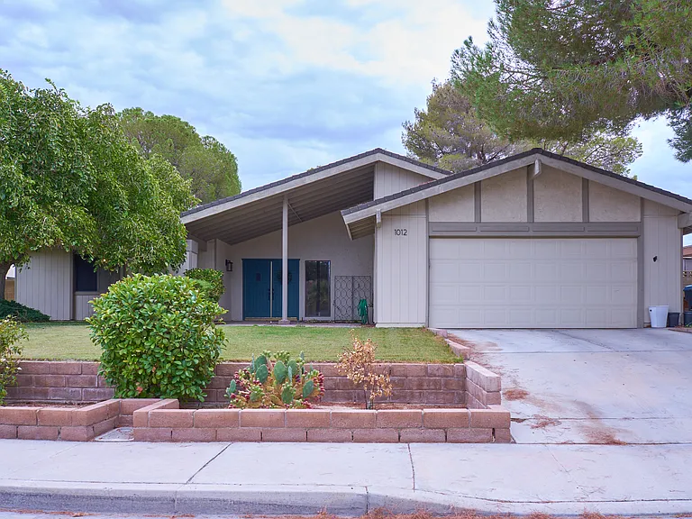 1012 Scott St — Photo 1
