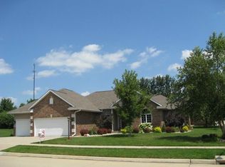 934 Barrington Rd, Iowa City, IA 52245