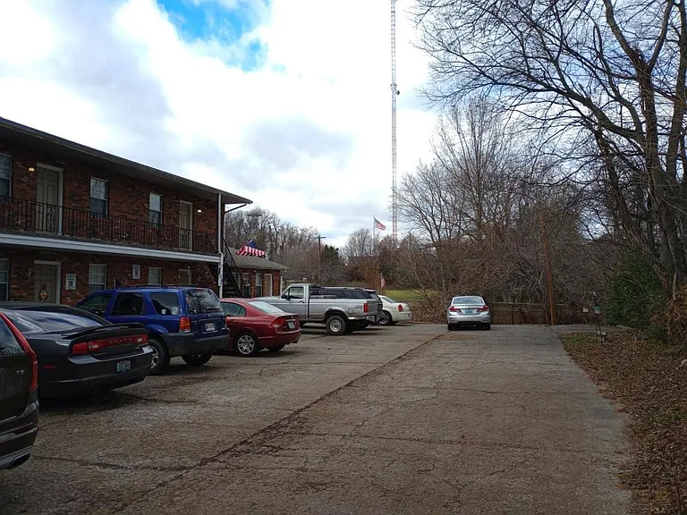 2345 Green River Rd — Photo 2