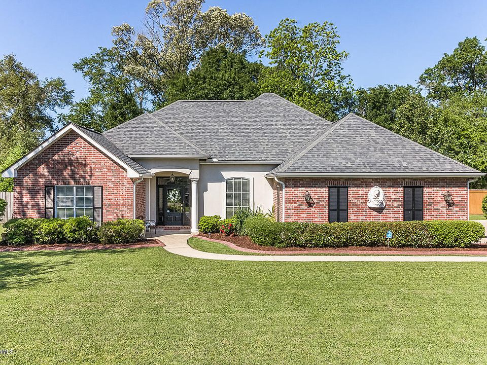 1st image of 1032 Bear Creek Cir