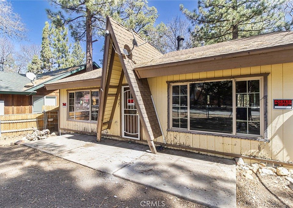 1st image of 427 Holmes Ln