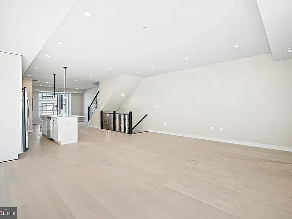 2520 Elvans Rd SE — Photo 3