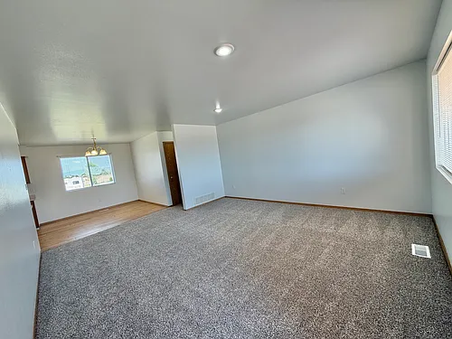 489 S Angus Ave #4 Photo 1