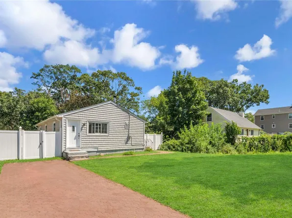 35 S 20th Street, Wyandanch, NY 11798