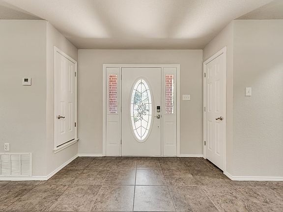 2nd image of 301 S Cir