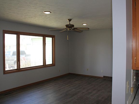 4th image of 442 Ash St #442