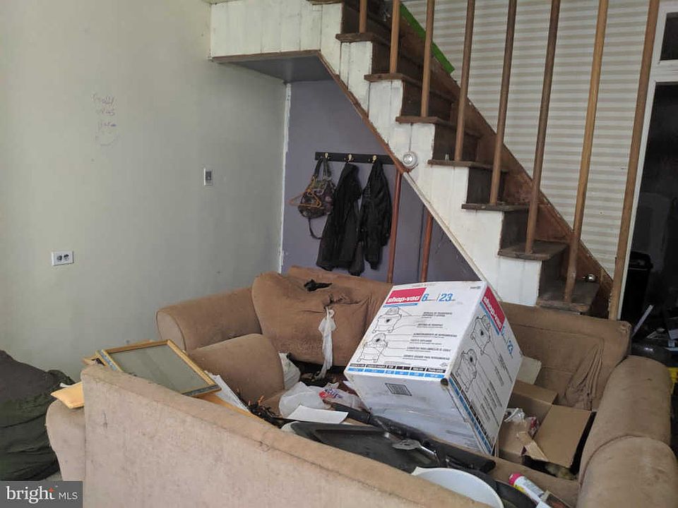 2nd image of 2960 Ella St