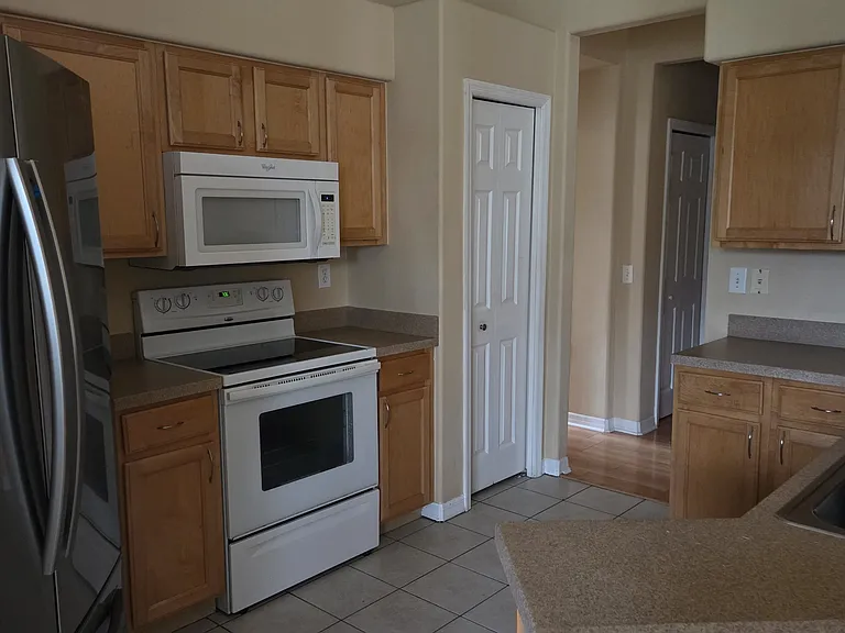 1712 Mellon Way — Photo 10