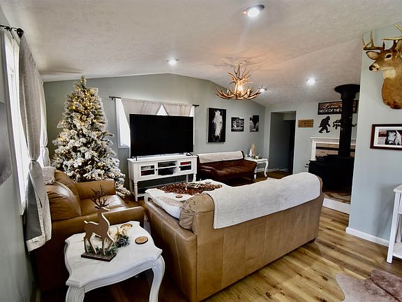 2nd image of 3333 Mount Liberty Rd