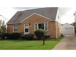 105 Layton Ave photo 1