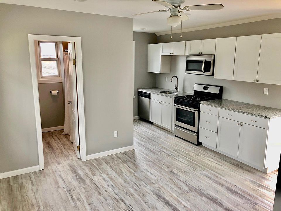 1st image of 158 Bradford St #2