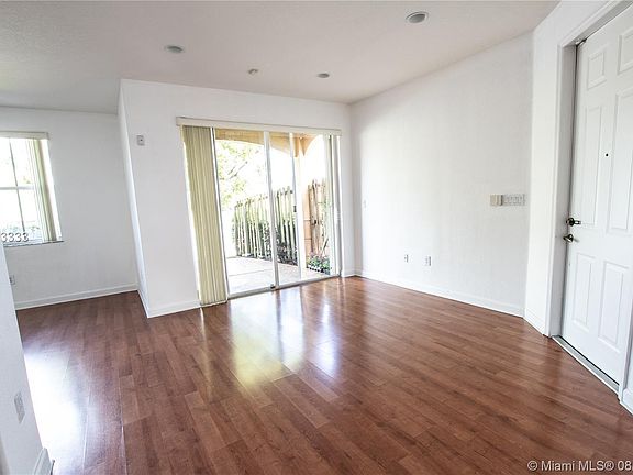 4th image of 7813 NW 114th Pl
