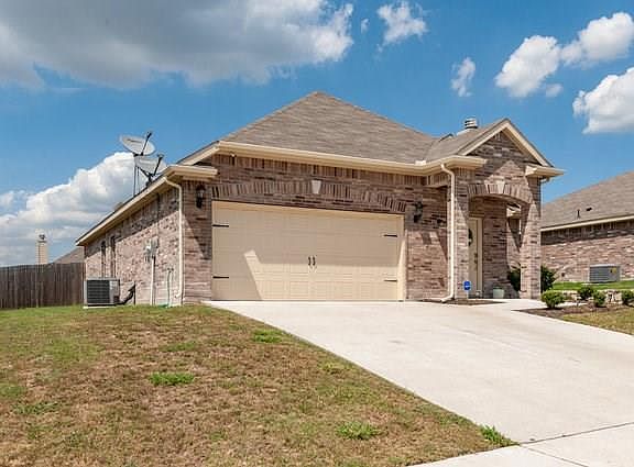 4th image of 216 Clark Dr