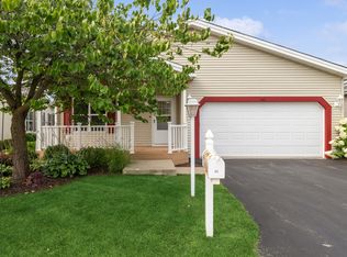 88 Rocking Horse Ln, Grayslake, IL 60030