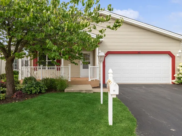 88 Rocking Horse Ln, Grayslake, IL 60030