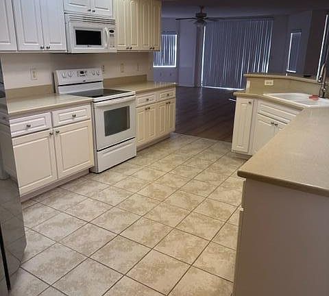 3rd image of 8914 Puerto Del Rio Dr Unit 504