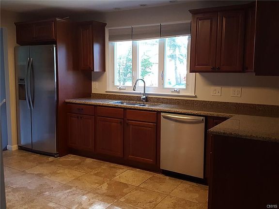 5th image of 109 Pumpkin Ln
