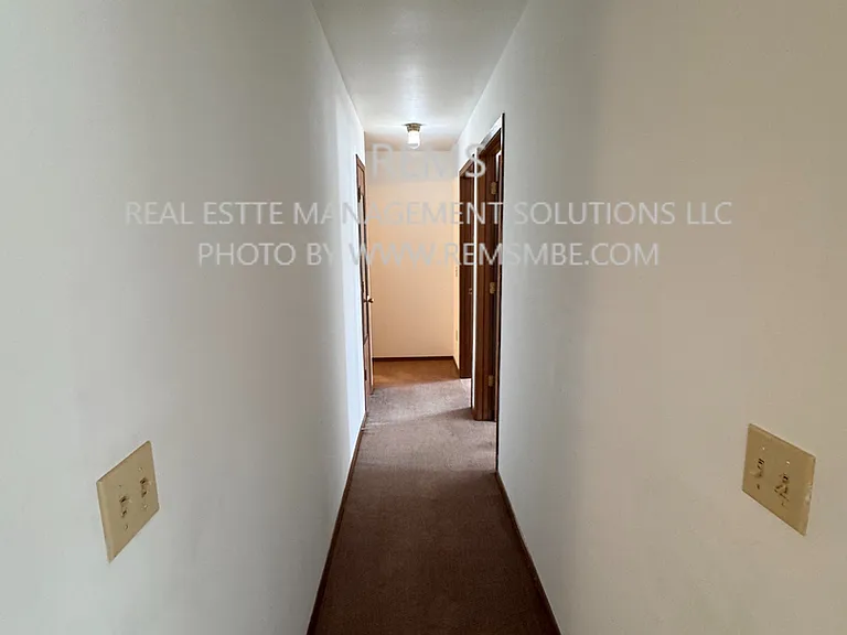 554 E Slifer St — Photo 3