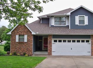 1813 W Aylor St, Webb City, MO 64870
