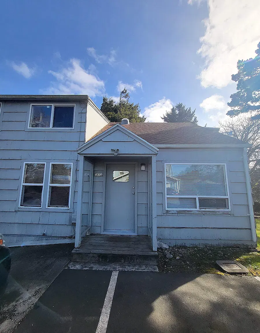 2854 1/2 NE Highway 101 — Photo 2