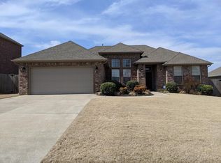 4300 SW Fieldstone Blvd, Bentonville, AR 72712