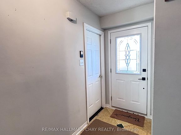 4th image of 28 Donald St #66