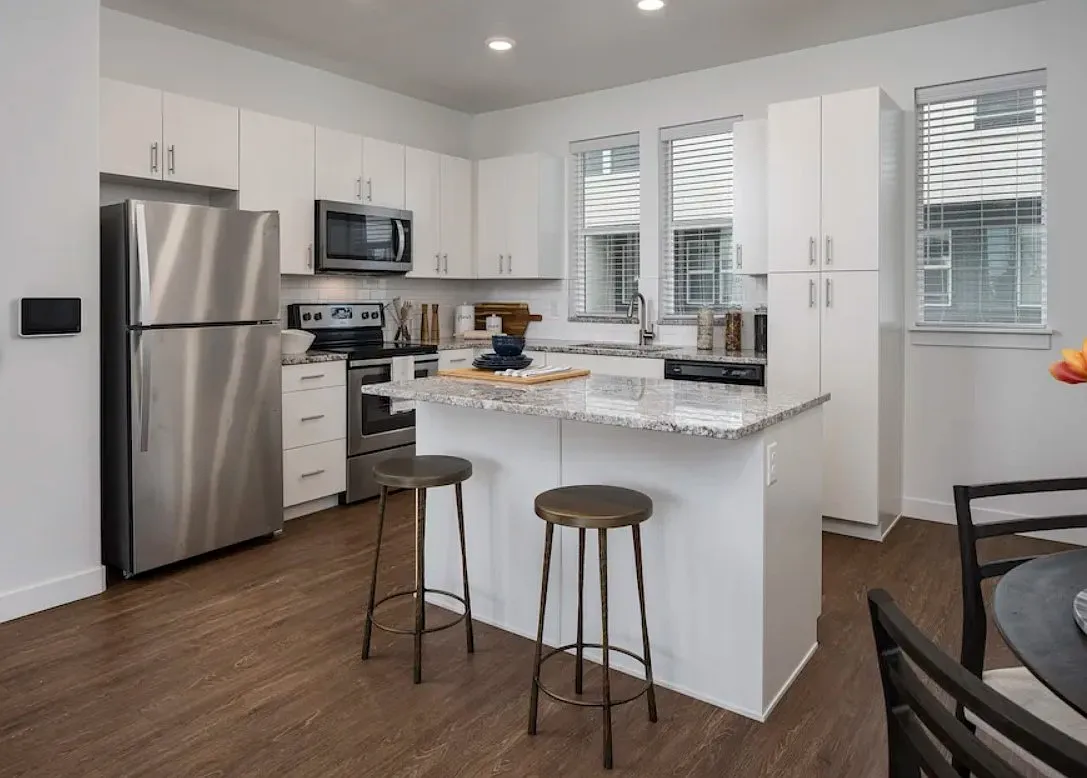 2 bed, 2.5 bath, 1482 sqft, $2,109 — Photo 2