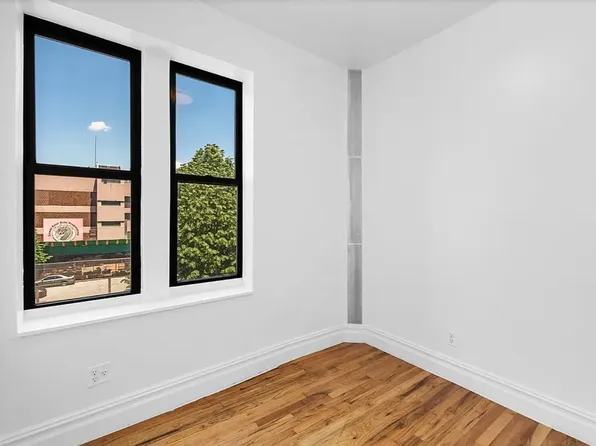 122 Norfolk Street image 3 of 5