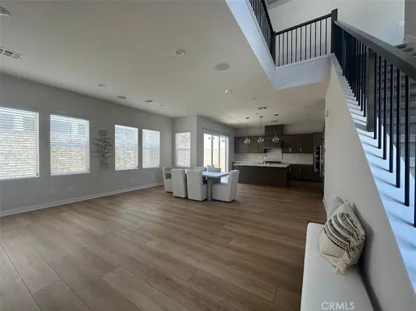 220 Edna Pkwy, Lake Forest, CA 92630