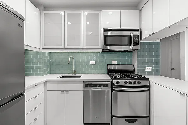 Rented by Corcoran | media 3