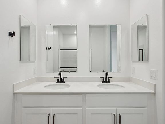 Skyline Village - Lilac Interior Image 5