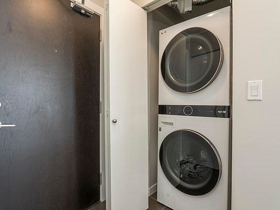 5th image of 2133 Douglas Rd #507