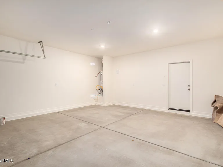 19585 W Annika Dr — Photo 35
