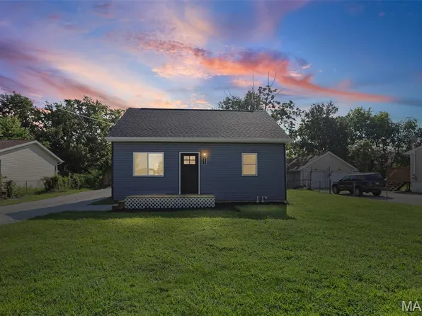 222 Lindenwood Dr, East Alton, IL 62024