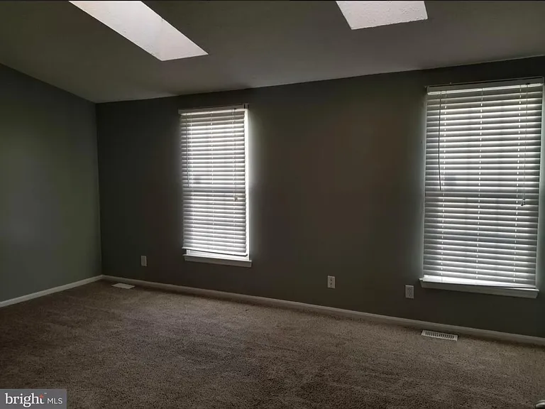 223 Villa Knoll Ct — Photo 17