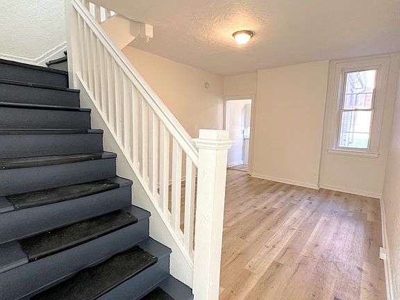 3rd image of 156 Middle St
