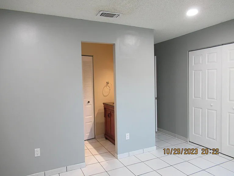 14754 SW 66th St — Photo 5