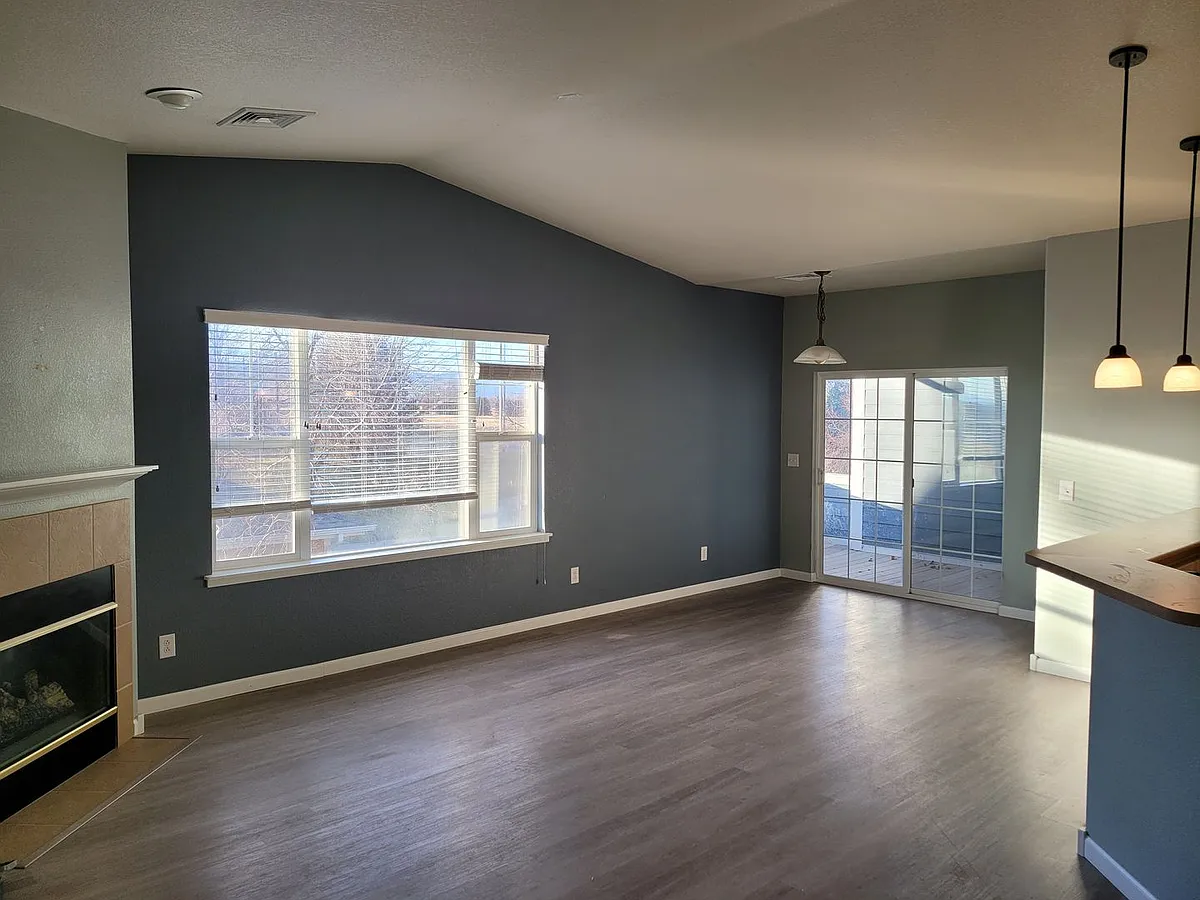 Building Photo - 2109 Owens Ave #203
