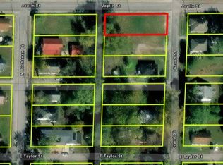 511 Grand St, Benton, IL 62812