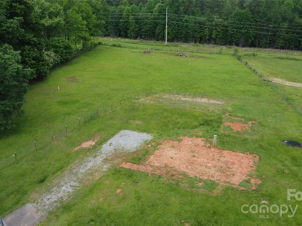 142 Clay St, Morganton, NC 28655