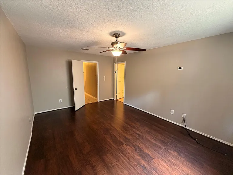 3227 Glade Springs Dr — Photo 21