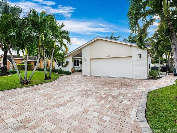 3rd image of 8109 Nutmeg Way