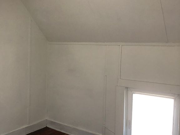 3rd image of 414 E Center St #1/2