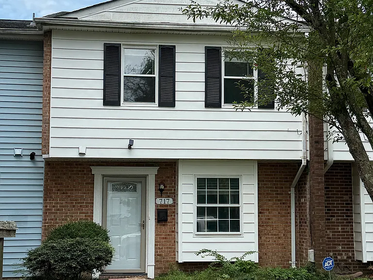 717 Tilden Pl — Photo 1