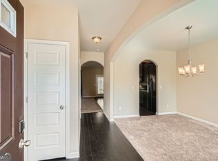 5756 Grande River Rd, College Park, GA 30349