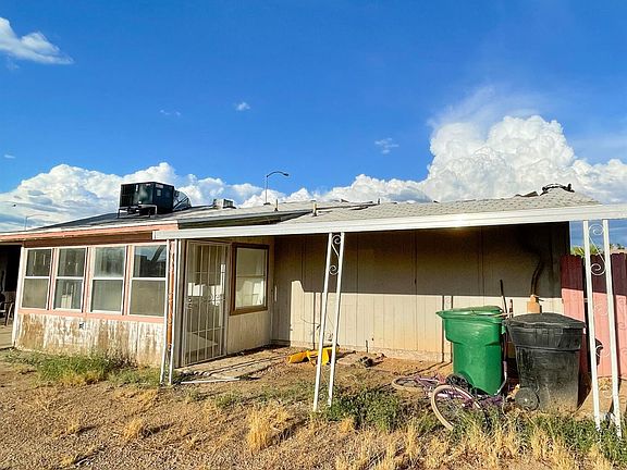 4th image of 1556 N Sterling
